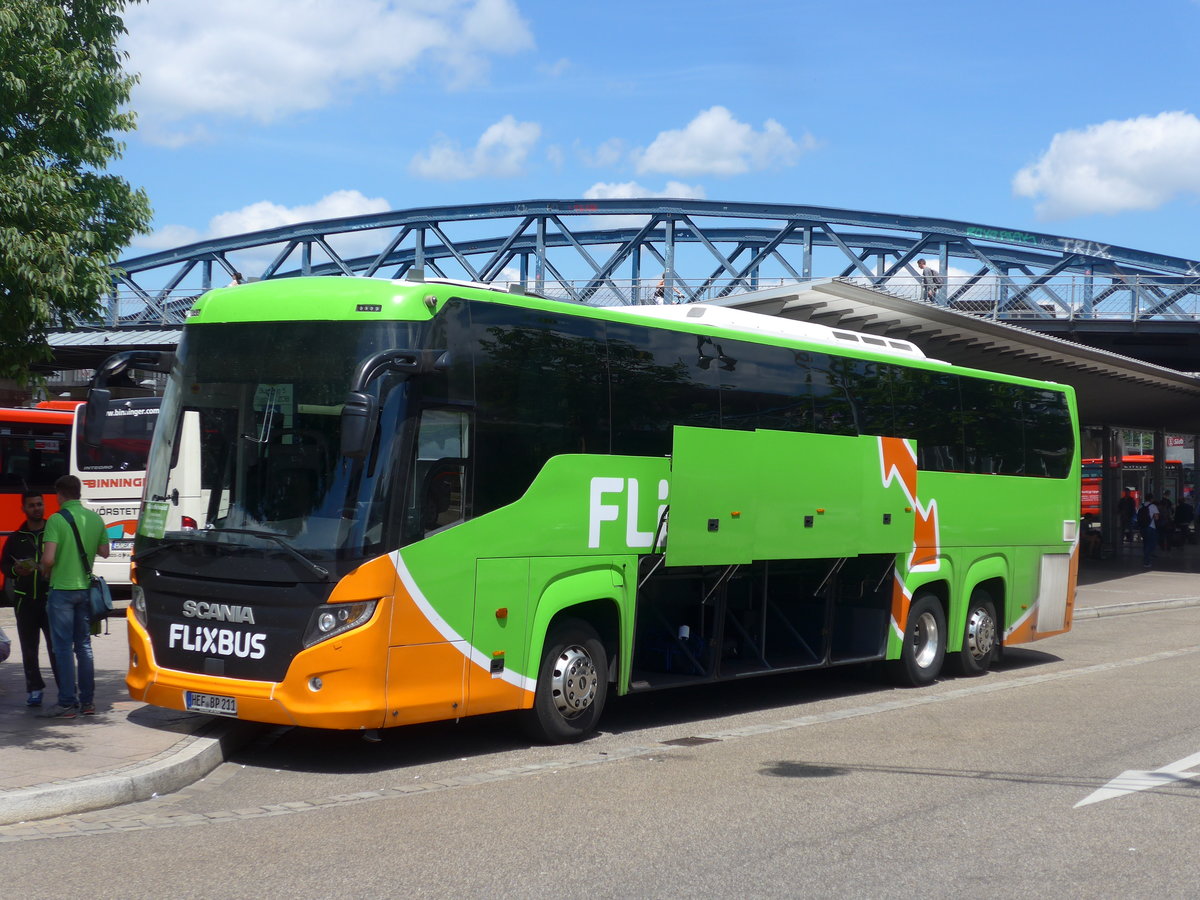 (194'248) - Buspool 2020, Bad Hersfeld - HEF-BP 211 - Scania/Higer am 18. Juni 2018 beim Bahnhof Freiburg