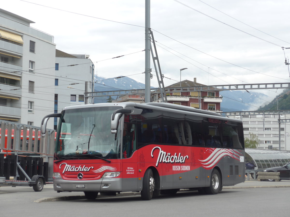 (194'937) - Mchler, Siebnen - SZ 31'264 - Mercedes am 21. Juli 2018 beim Bahnhof Brig