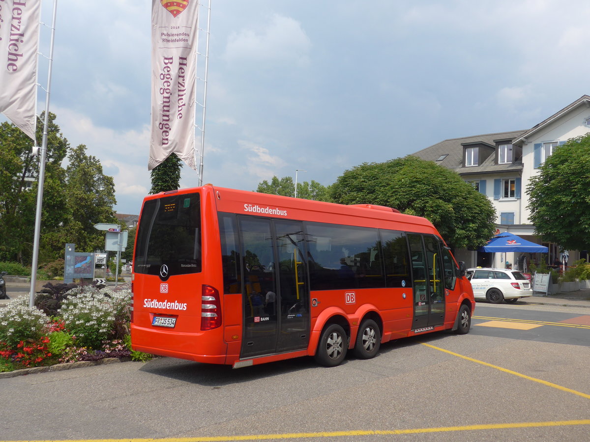 (195'135) - Aus Deutschland: SBG Freiburg - FR-JS 534 - Mercedes am 23. Juli 2018 beim Bahnhof Rheinfelden