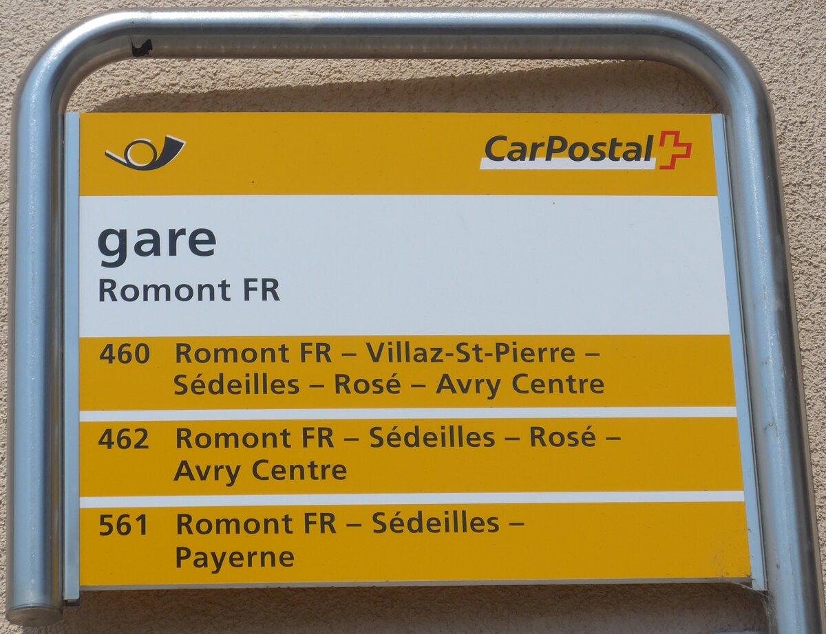 (195'680) - PostAuto-Haltestellenschild - Romont FR, gare - am 6. August 2018