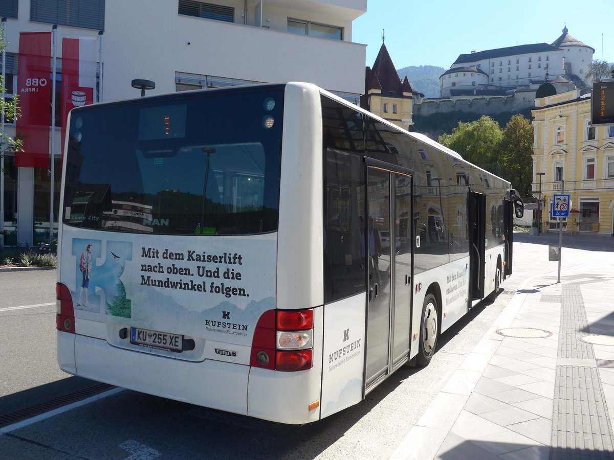 (196'940) - SWK Kufstein - KU 255 XE - MAN am 12. September 2018 beim Bahnhof Kufstein