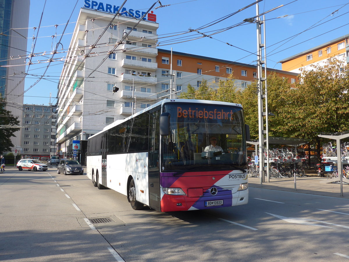 (197'066) - PostBus - BD 13'933 - Mercedes am 13. September 2018 beim Bahnhof Salzburg