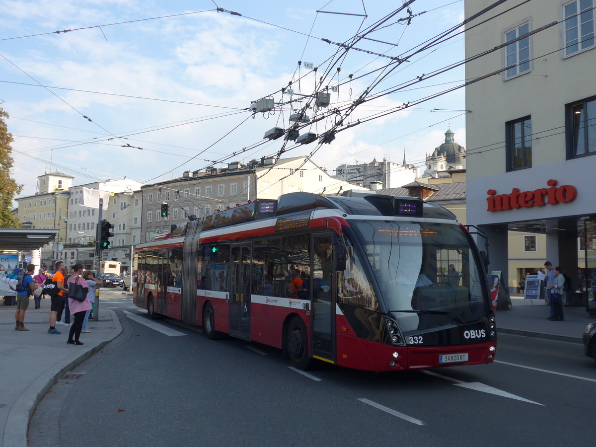 (197'314) - OBUS Salzburg - Nr. 332/S 820 RT - Solaris Gelenktrolleybus am 13. September 2018 in Salzburg, Hanuschplatz
