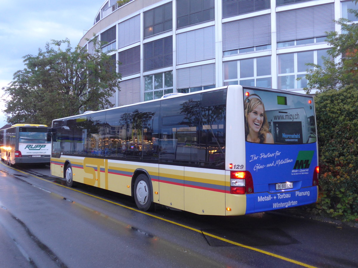 (198'064) - STI Thun - Nr. 129/BE 800'129 - MAN am 30. September 2018 bei der Schifflndte Thun