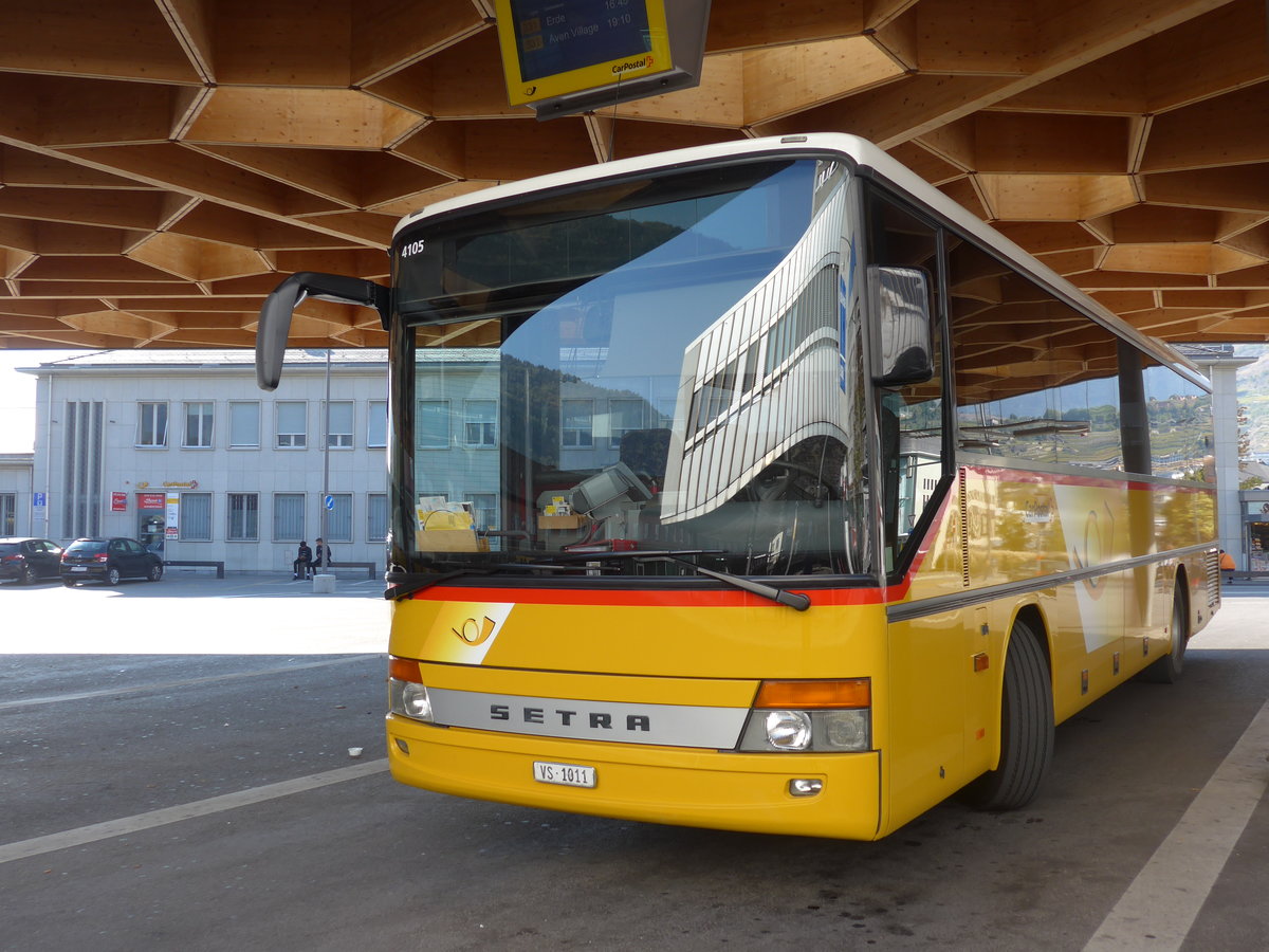 (198'288) - Evquoz, Erde - VS 1011 - Setra am 14. Oktober 2018 beim Bahnhof Sion