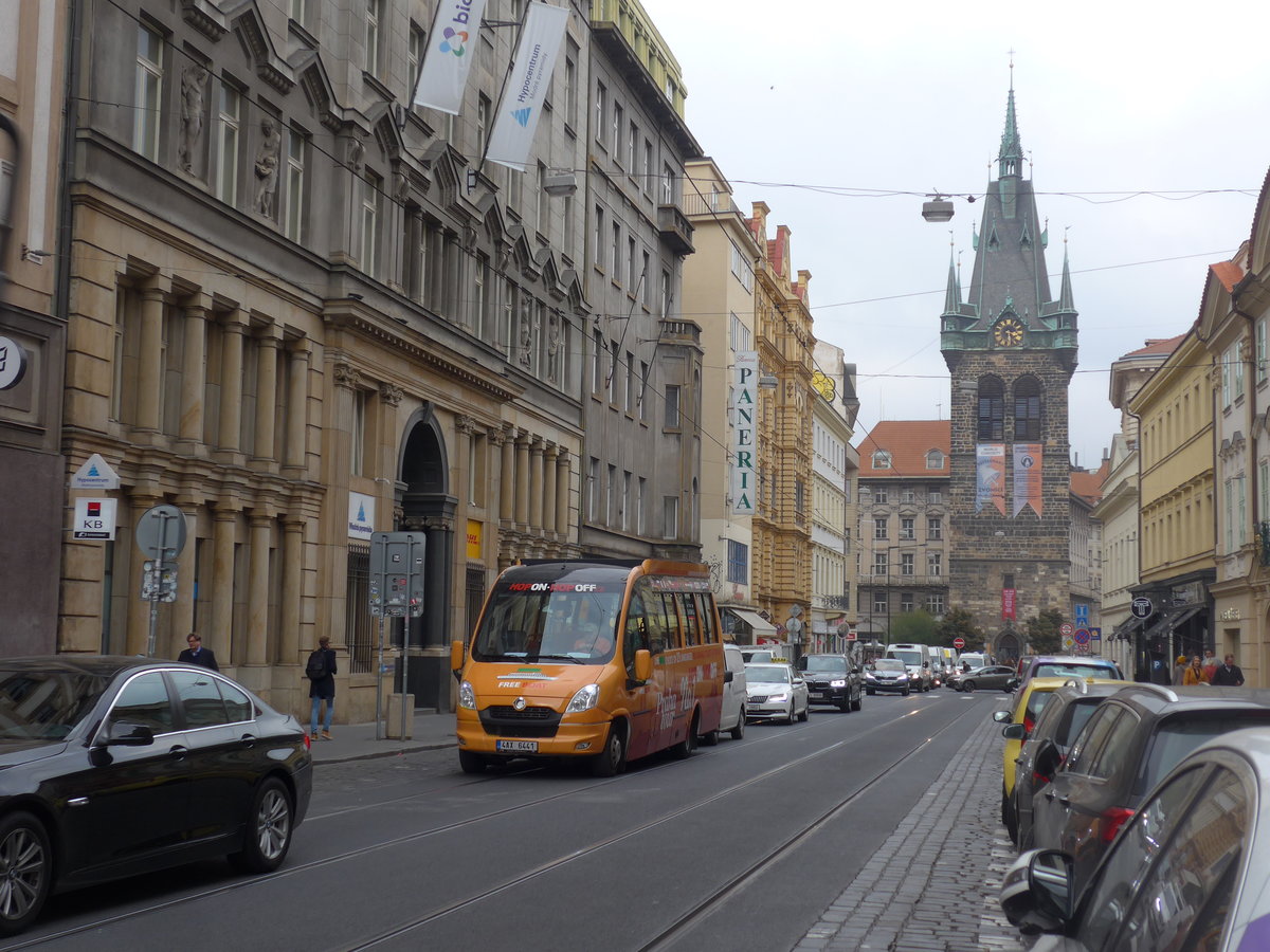 (198'659) - Premiant City Tour, Praha - 4AX 6441 - Irisbus/UNVI am 19. Oktober 2018 in Praha, Jindrissk