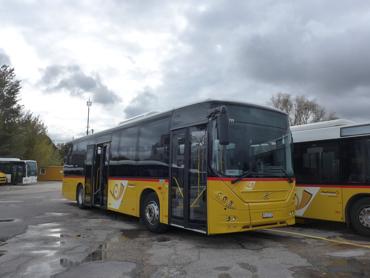 (199'031) - Favre, Avenches - VD 615'782 - Volvo am 28. Oktober 2018 in Yverdon, Postgarage