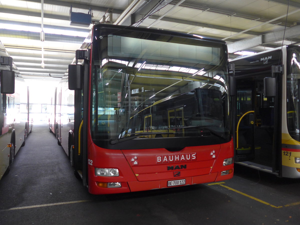 (199'586) - STI Thun - Nr. 122/BE 700'122 - MAN am 25. November 2018 in Thun, Garage