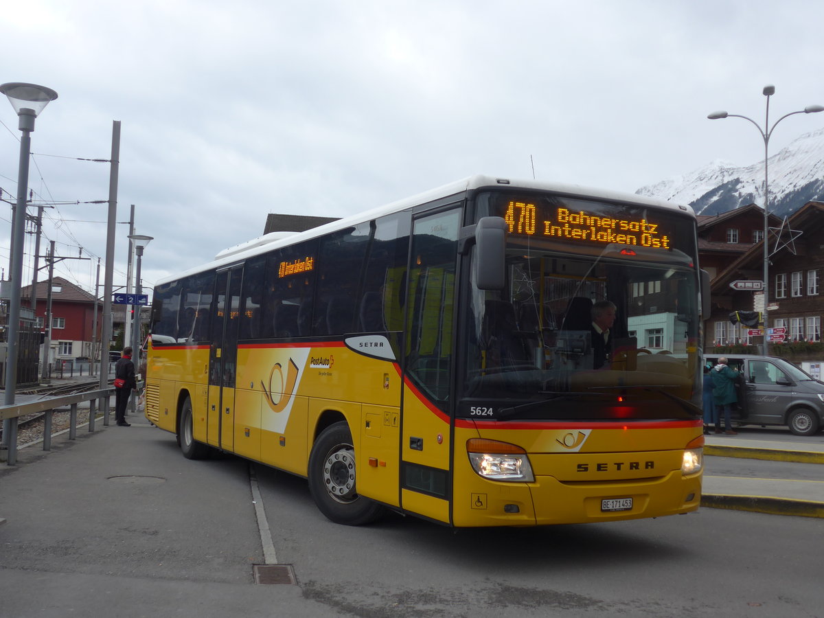 (199'852) - AVG Meiringen - Nr. 73/BE 171'453 - Setra am 8. Dezember 2018 beim Bahnhof Brienz