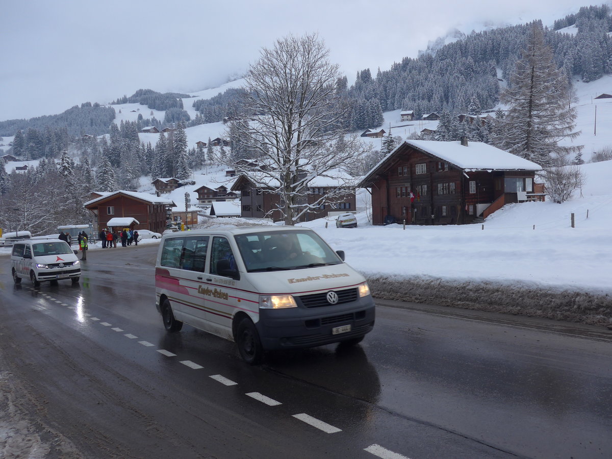 (200'781) - Kander-Reisen, Frutigen - BE 444 - VW am 12. Januar 2019 in Adelboden, Oey