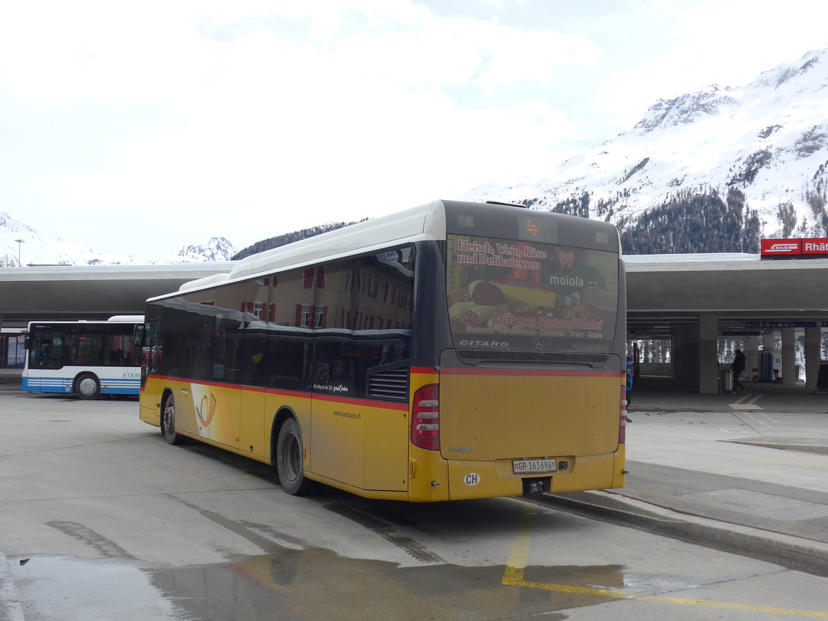 (202'085) - PostAuto Graubnden - GR 163'696 - Mercedes am 10. Mrz 2019 beim Bahnhof St. Moritz