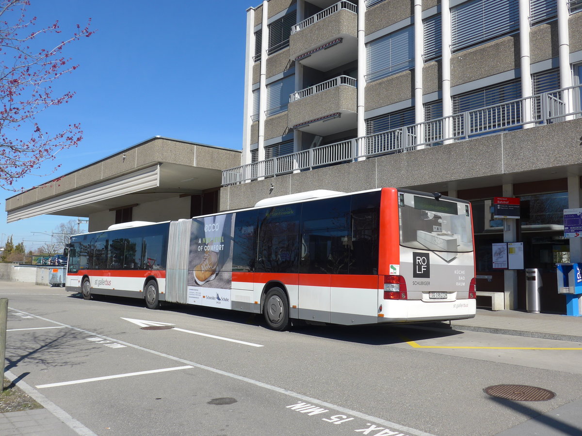 (202'709) - St. Gallerbus, St. Gallen - Nr. 272/SG 198'272 - MAN am 21. Mrz 2019 beim Bahnhof Wittenbach