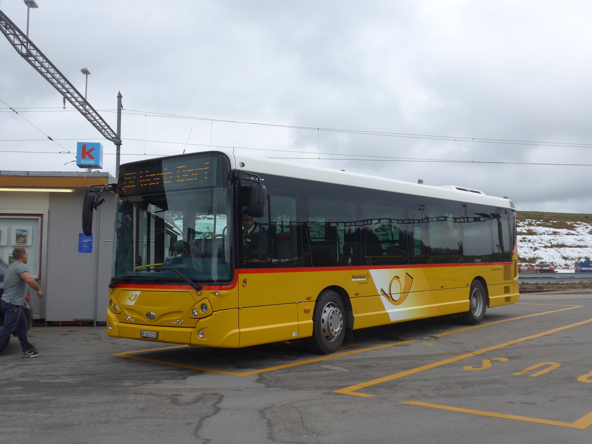 (203'495) - PostAuto Bern - Nr. 216/BE 843'216 - Heuliez am 7. April 2019 beim Bahnhof Biglen