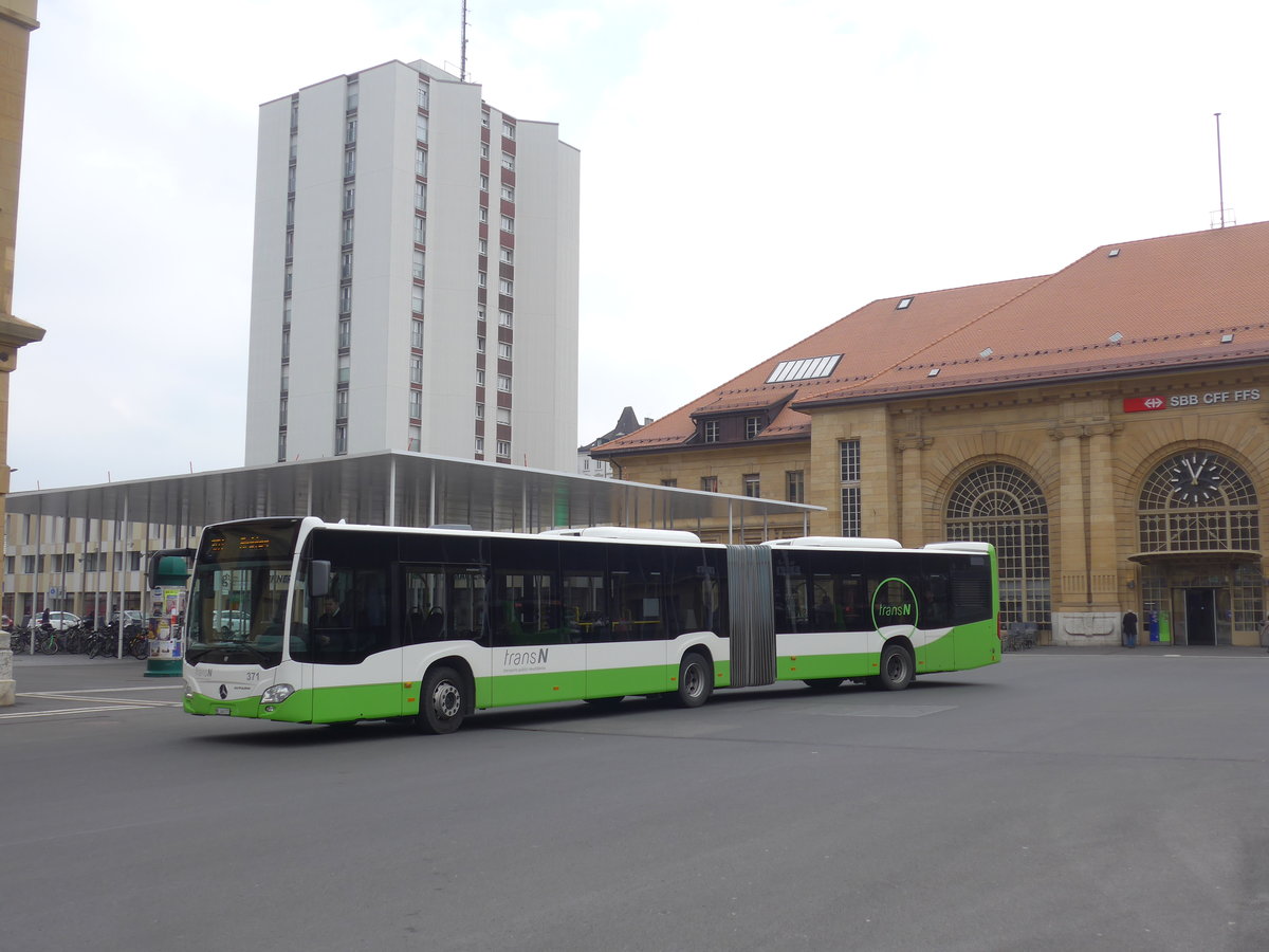 (203'609) - transN, La Chaux-de-Fonds - Nr. 371/NE 146'371 - Mercedes am 13. April 2019 beim Bahnhof La Chaux-de-Fonds