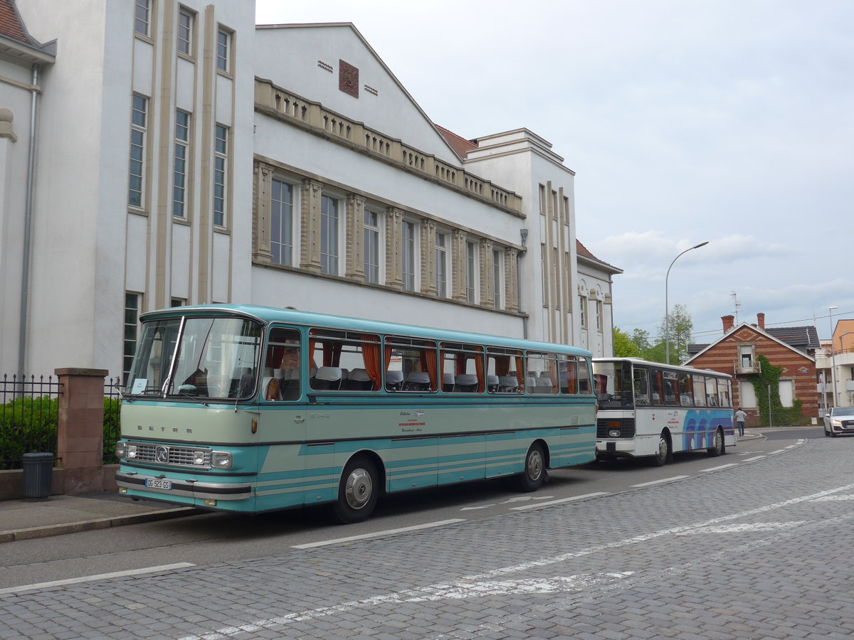 (204'123) - AAF Wissembourg - DG 523 GS - Setra (ex Seydt, Saint Flour; ex Faure, Valon Pont d'Arc) am 26. April 2019 in Haguenau, Place Schumann