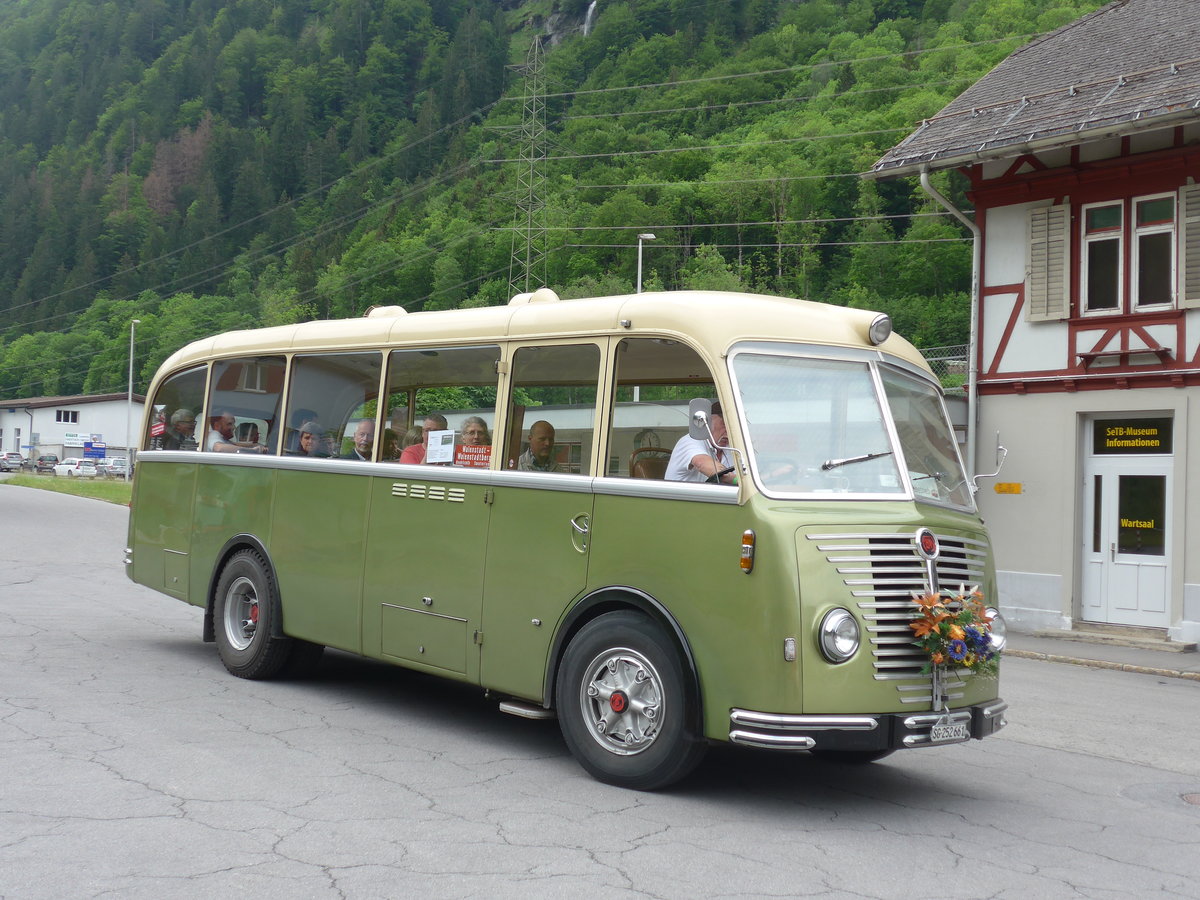 (206'354) - Nostalgieclub, Filzbach - SG 252'661 - FBW/R&J (ex Steiner, Kaltbrunn; ex Grnenfelder, Walenstadt) am 15. Juni 2019 in Engi, Garage AS