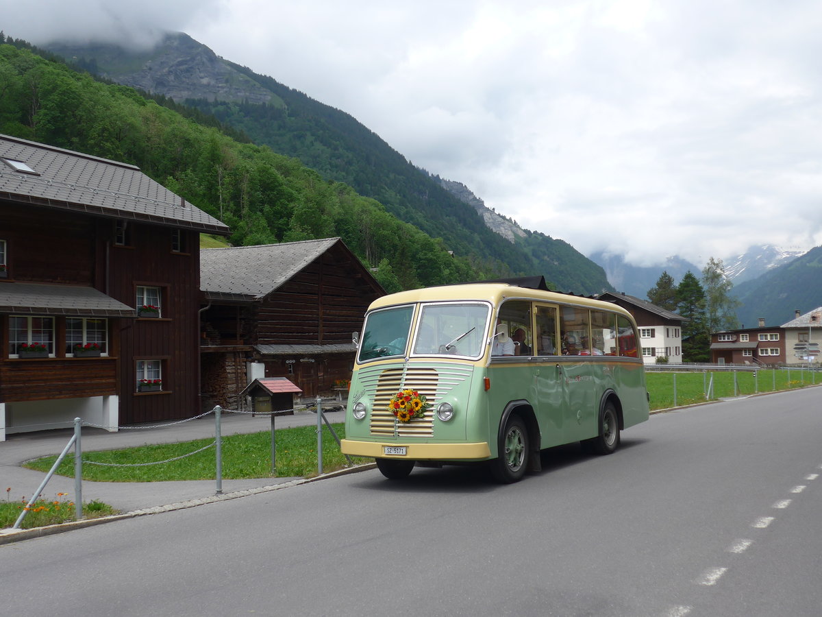 (206'391) - AAGS Schwyz - Nr. 1/SZ 5171 - Saurer/Geser (ex Nr. 9; ex Nr. 17; ex Nr. 9; ex Nr. 1) am 15. Juni 2019 in Elm, Station