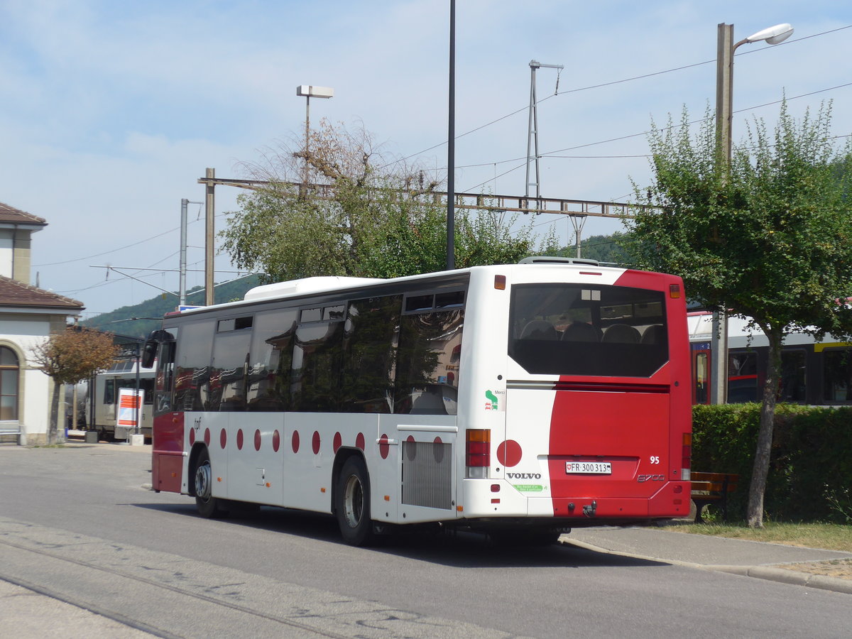 (208'113) - TPF Fribourg - Nr. 95/FR 300'313 - Volvo am 22. Juli 2019 beim Bahnhof Moudon