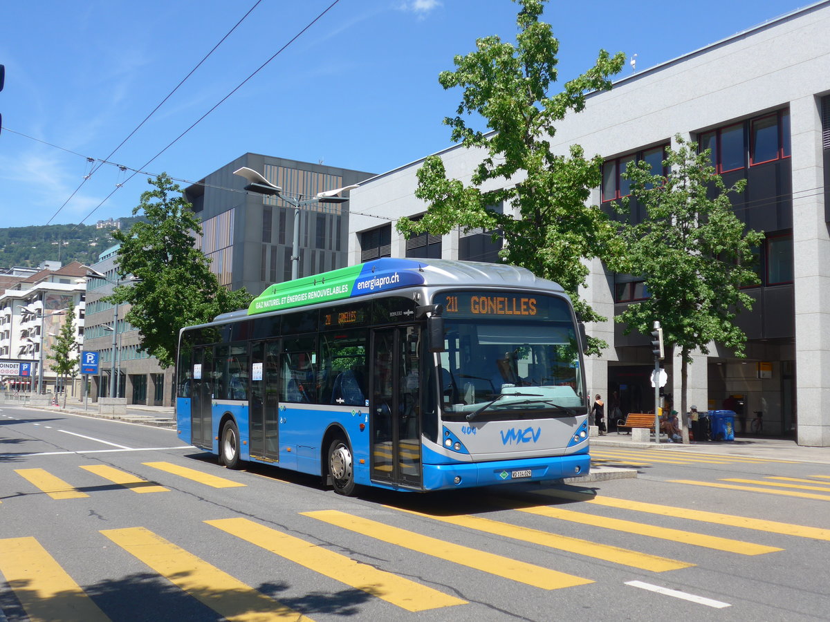 (208'437) - VMCV Clarens - Nr. 404/VD 114'029 - Van Hool (ex Nr. 104) am 4. August 2019 beim Bahnhof Vevey