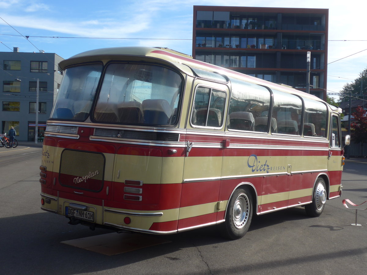 (210'103) - Aus Deutschland: Dietz Reisen - DGF-NH 61H - Neoplan/Auwrter am 12. Oktober 2019 in Bern, Westside