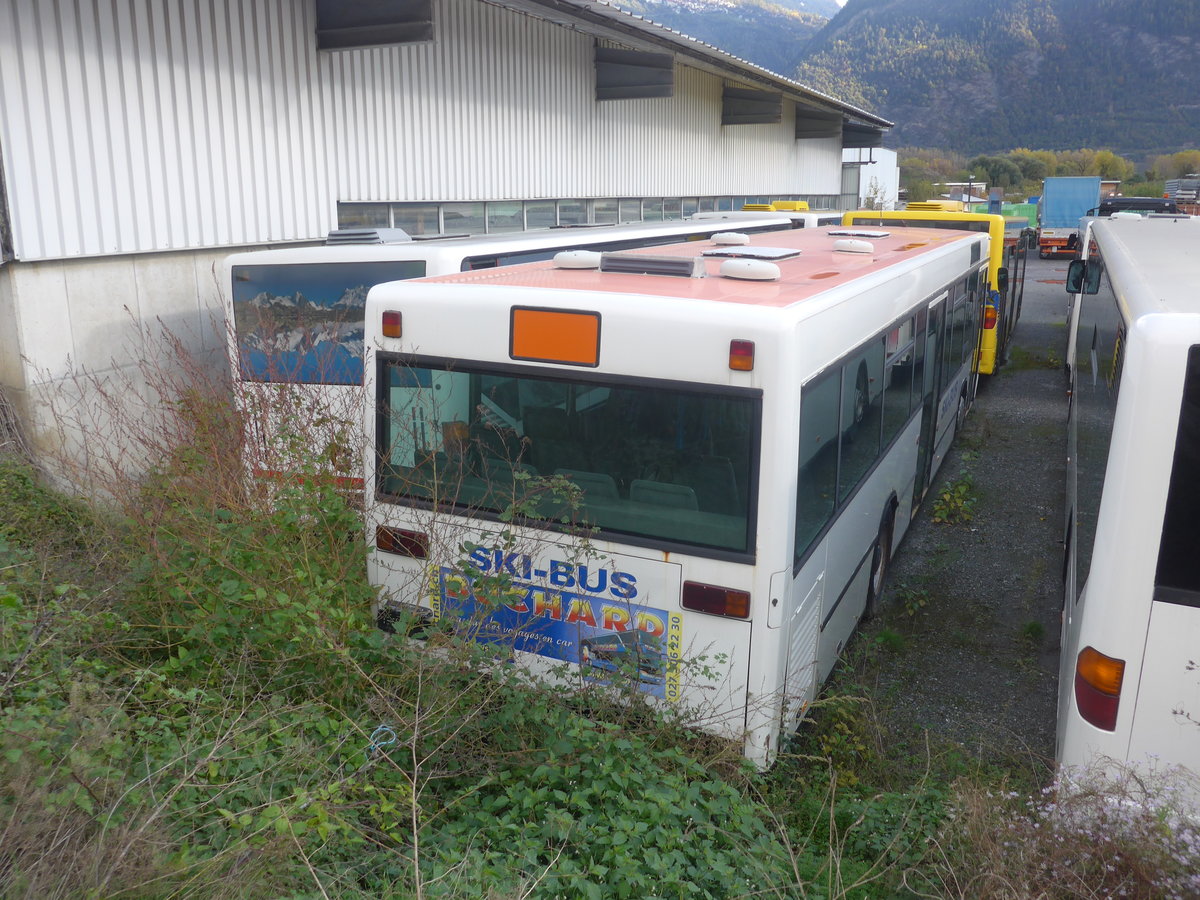 (210'940) - Buchard, Leytron - Nr. 96 - Mercedes (ex Regiobus, Gossau Nr. 13) am 9. November 2019 in Leytron, Garage