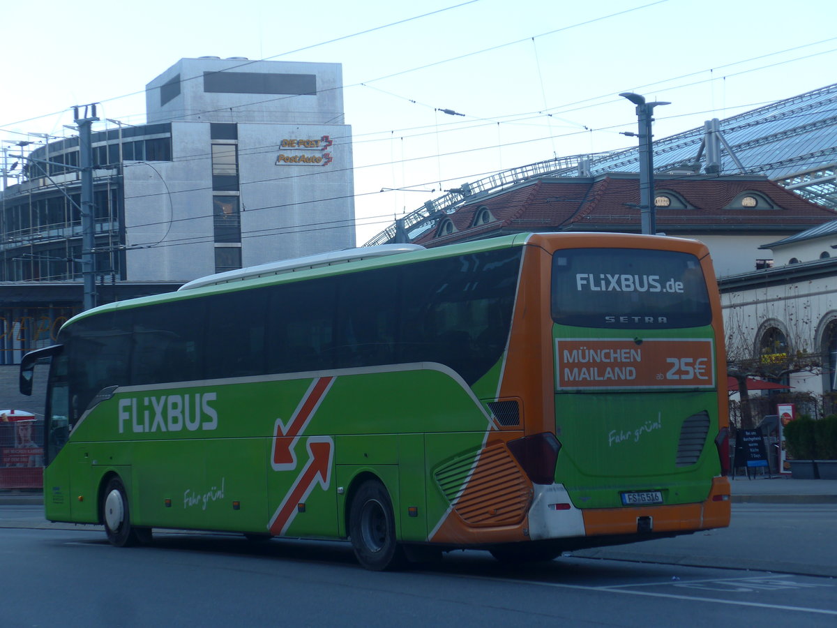 (212'633) - Aus Deutschland: Grner, Rudelzhausen - FS-G 516 - Setra am 7. Dezember 2019 beim Bahnhof Chur