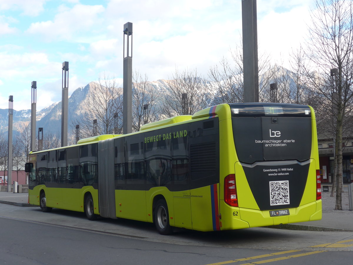 (212'654) - Aus Liechtenstein: LBA Vaduz - Nr. 62/FL 39'862 - Mercedes am 7. Dezember 2019 beim Bahnhof Sargans