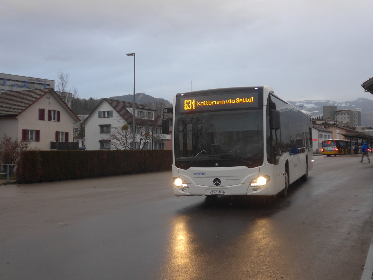 (214'075) - Schneider, Ermenswil - Nr. 14/SG 11'749 - Mercedes am 1. Februar 2020 beim Bahnhof Uznach