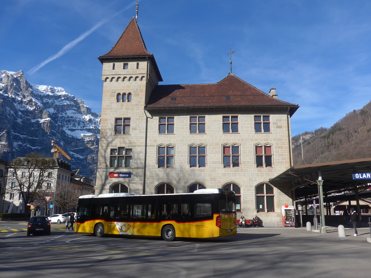 (214'198) - Niederer, Filzbach - Nr. 3/GL 61 - Mercedes am 15. Februar 2020 beim Bahnhof Glarus