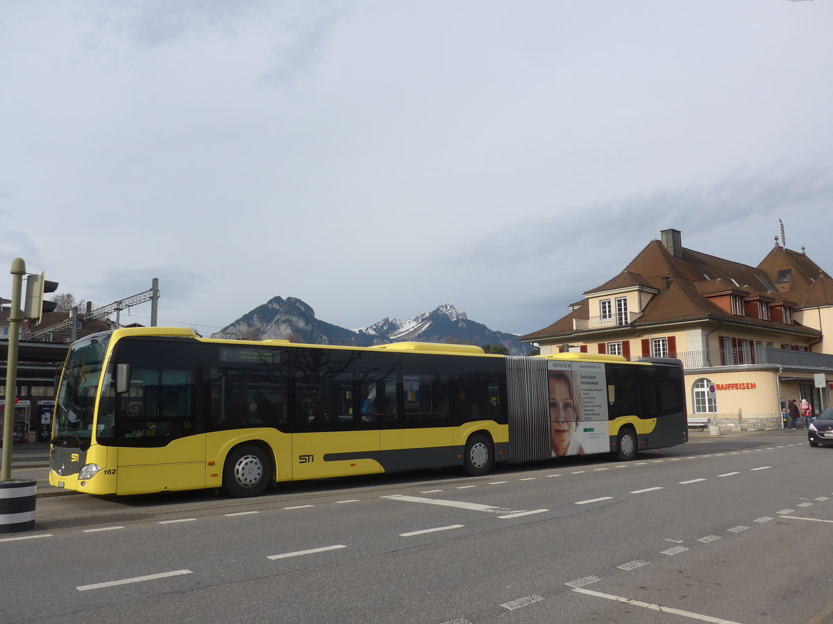 (214'373) - STI Thun - Nr. 162/BE 752'162 - Mercedes am 17. Februar 2020 beim Bahnhof Spiez