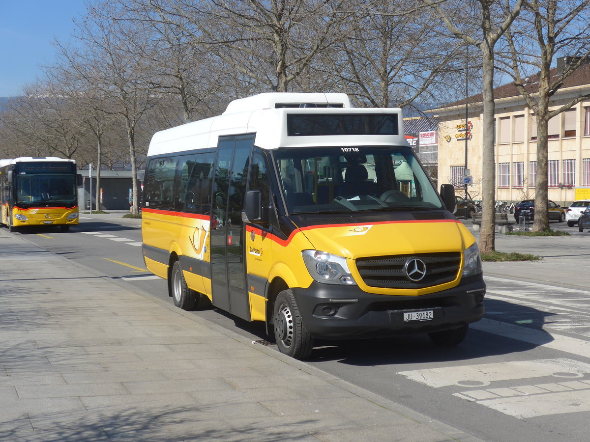 (215'226) - CarPostal Ouest - JU 39'182 - Mercedes am 15. Mrz 2020 beim Bahnhof Yverdon