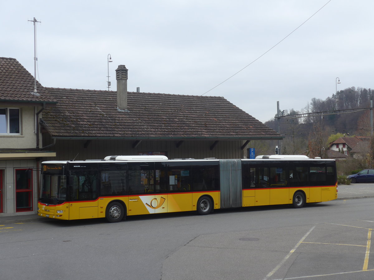 (215'369) - Steiner, Ortschwaben - Nr. 10/BE 32'923 - MAN am 22. Mrz 2020 beim Bahnhof Laupen