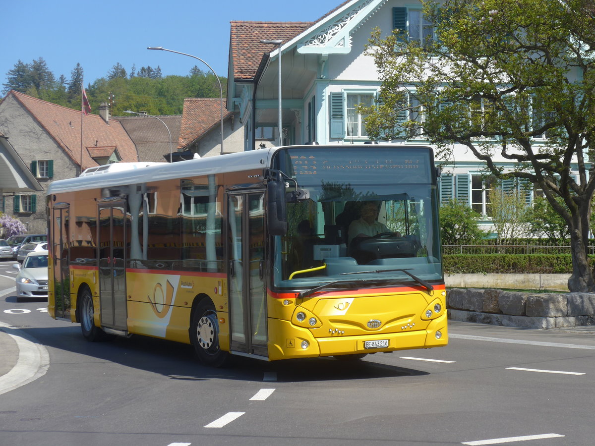 (216'362) - PostAuto Bern - Nr. 216/BE 843'216 - Heuliez am 22. April 2020 beim Bahnhof Worb Dorf