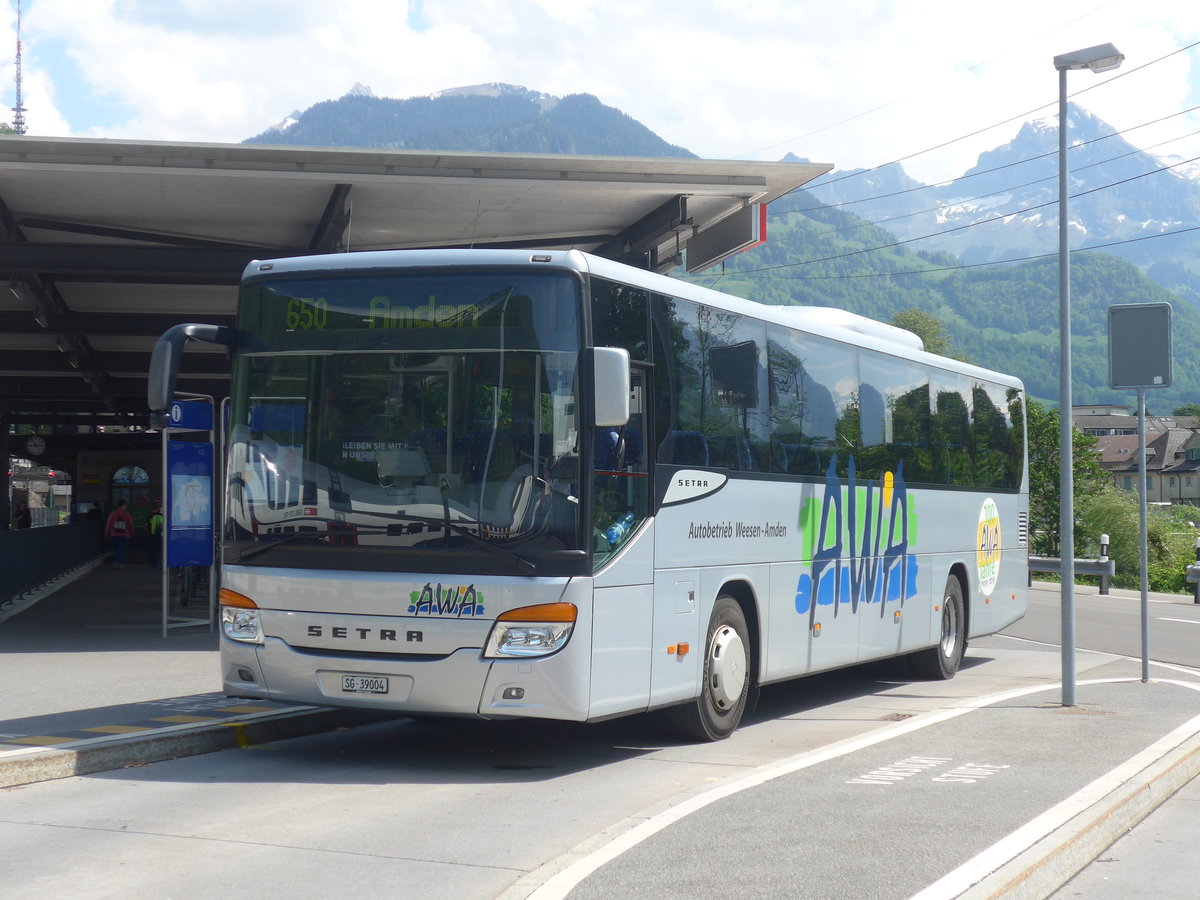 (216'859) - AWA Amden - Nr. 4/SG 39'004 - Setra am 9. Mai 2020 beim Bahnhof Ziegelbrcke