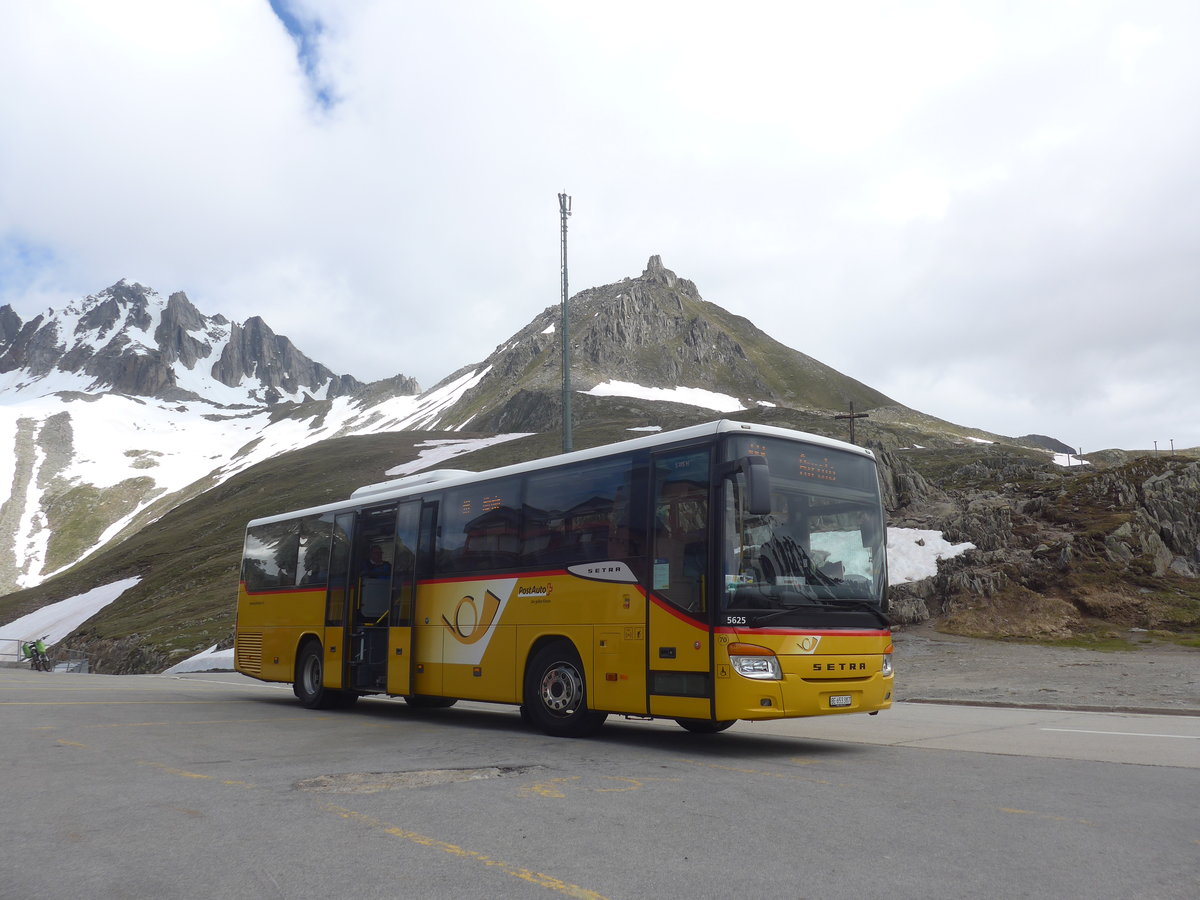 (218'095) - PostAuto Bern - Nr. 70/BE 653'387 - Setra am 21. Juni 2020 in Nufenen, Passhhe