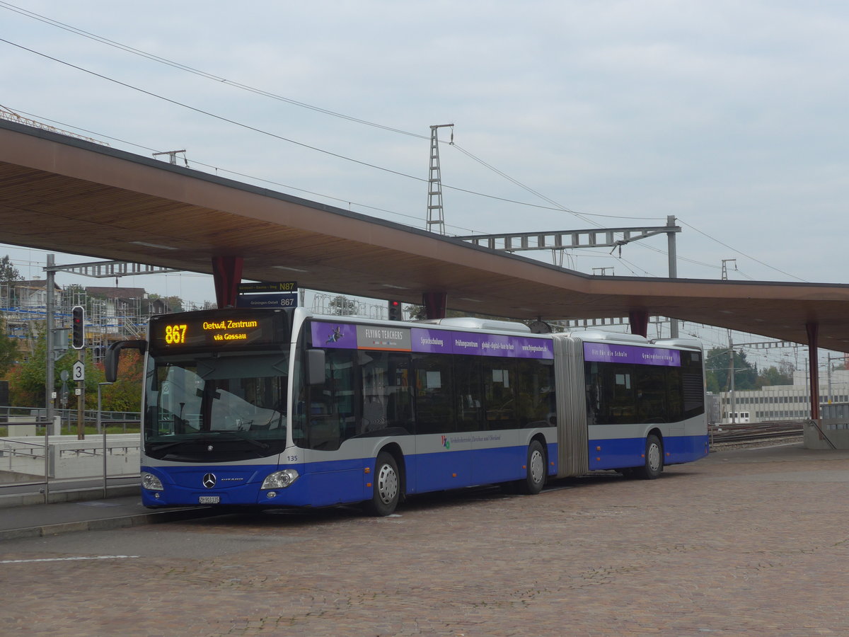 (221'945) - VZO Grningen - Nr. 135/ZH 903'135 - Mercedes am 18. Oktober 2020 beim Bahnhof Wetzikon