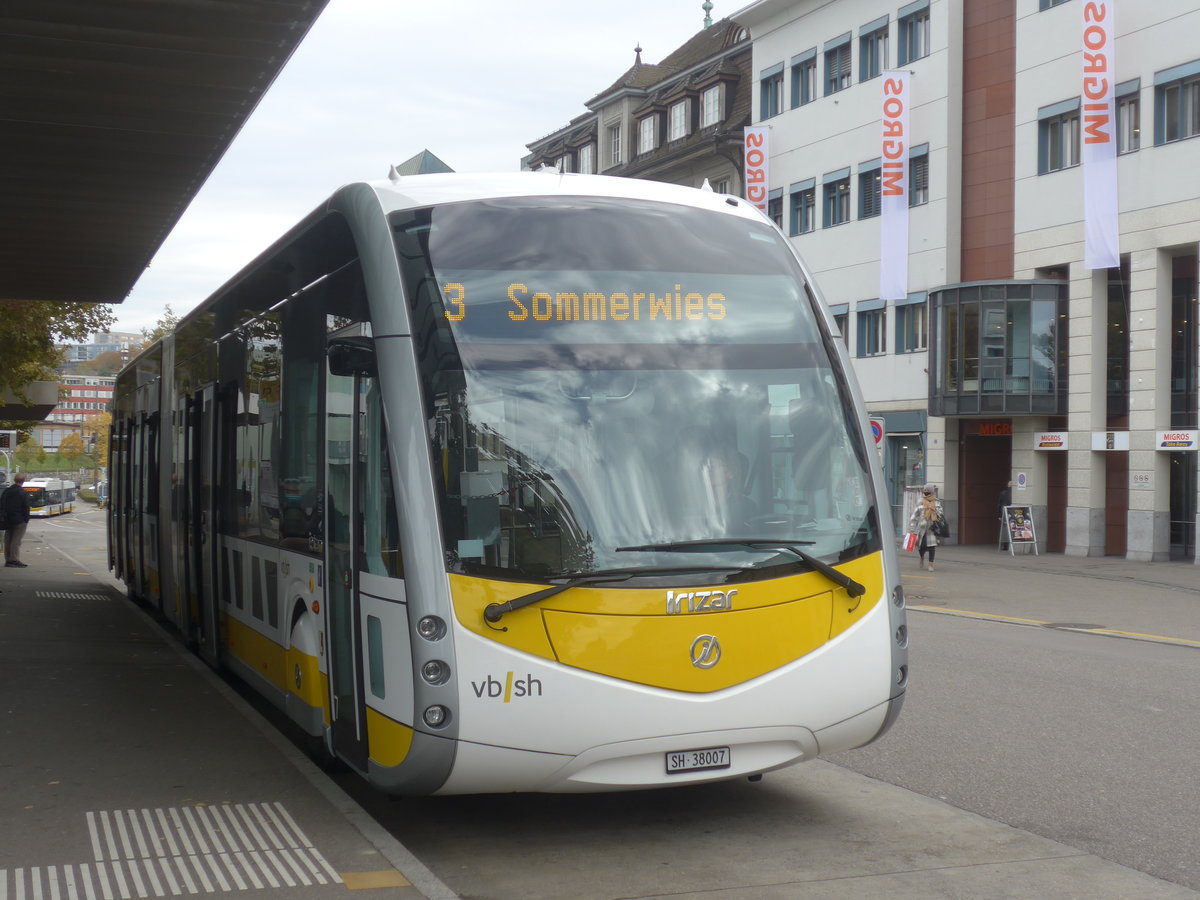 (222'227) - VBSH Schaffhausen - Nr. 7/SH 38'007 - Irizar am 21. Oktober 2020 beim Bahnhof Schaffhausen