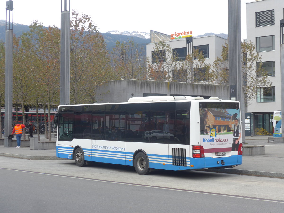 (222'358) - BSW Sargans - Nr. 311/SG 297'502 - MAN/Gppel am 22. Oktober 2020 beim Bahnhof Sargans