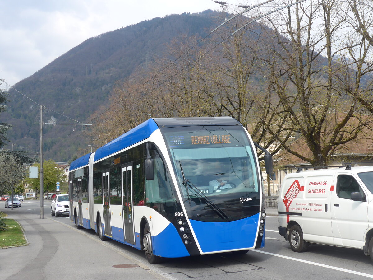 (225'163) - VMCV Clarens - Nr. 806 - Van Hool Gelenktrolleybus am 19. April 2021 beim Bahnhof Villeneuve