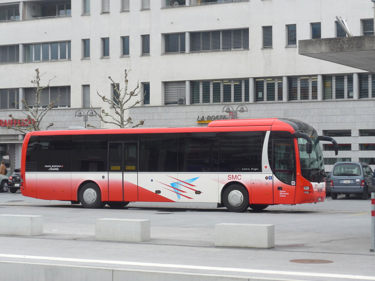 (225'405) - SMC Montana - Nr. 26/VS 313'326 - MAN am 1. Mai 2021 beim Bahnhof Sierre