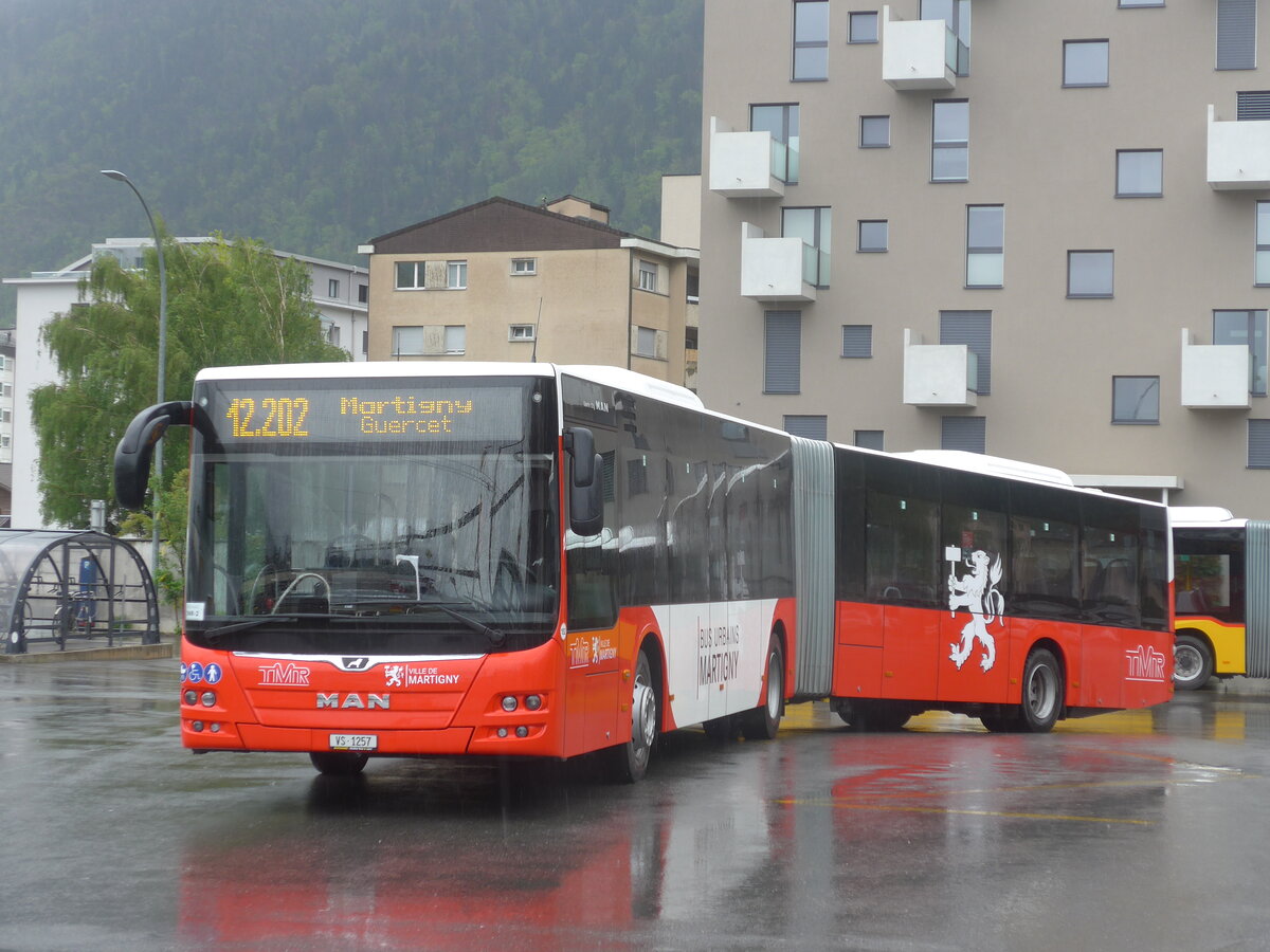 (225'489) - TMR Martigny - Nr. 152/VS 1257 - MAN am 1. Mai 2021 beim Bahnhof Martigny