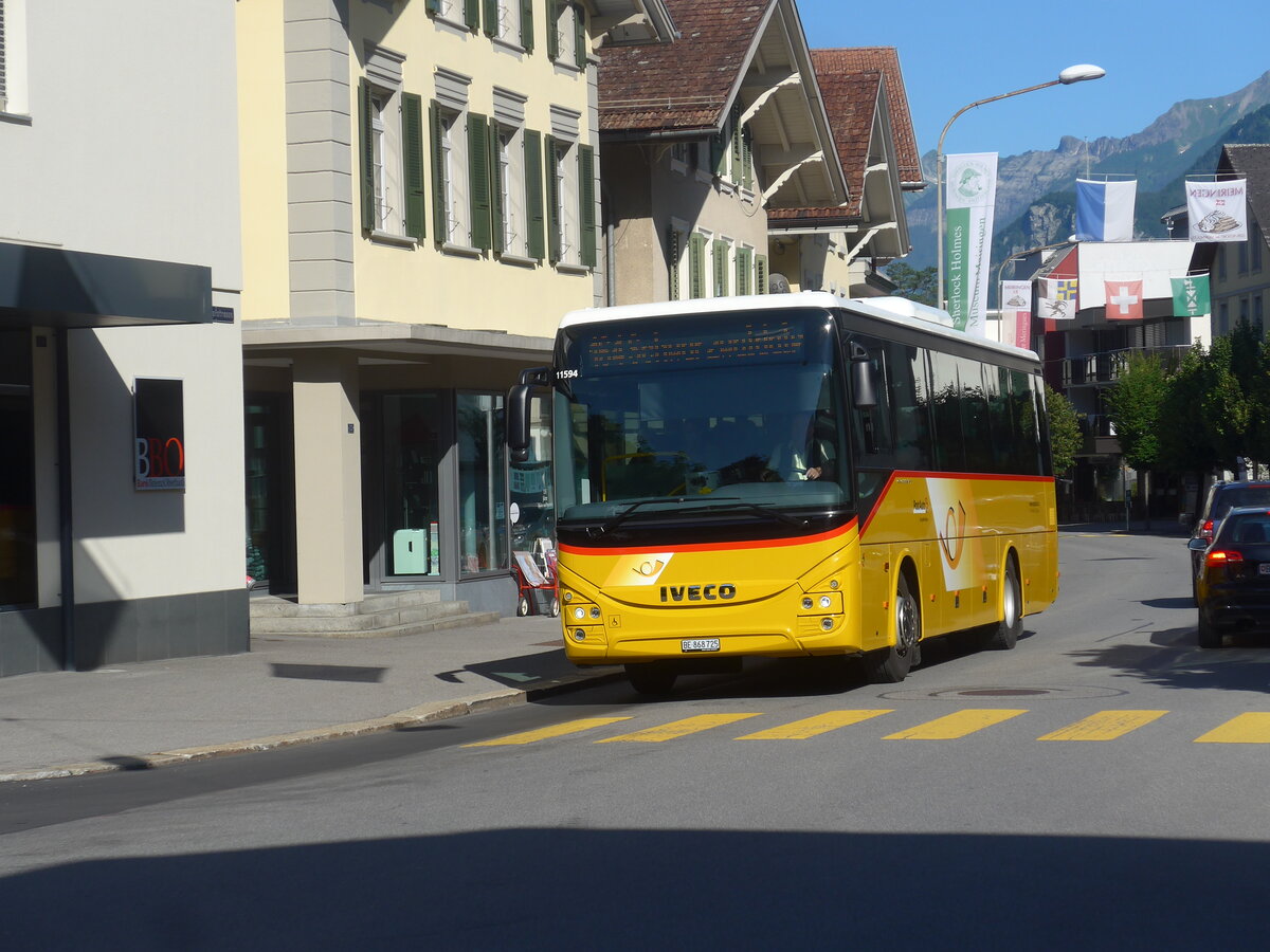 (226'243) - Flck, Brienz - Nr. 25/BE 868'725 - Iveco am 10. Juli 2021 in Meiringen, Bahnhofstrasse