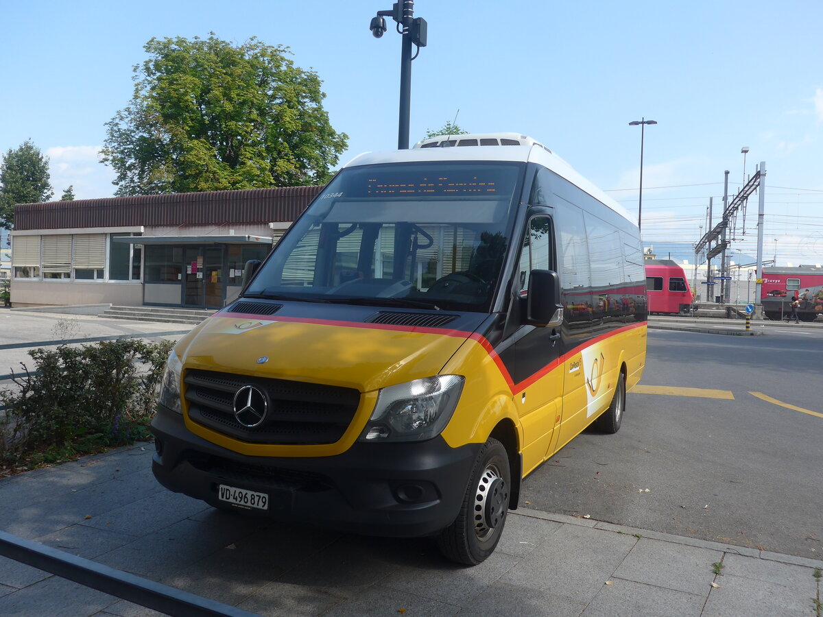 (227'274) - CarPostal Ouest - VD 496'879 - Mercedes (ex Favre, Avenches; ex Rime, Charmey) am 15. August 2021 beim Bahnhof Yverdon