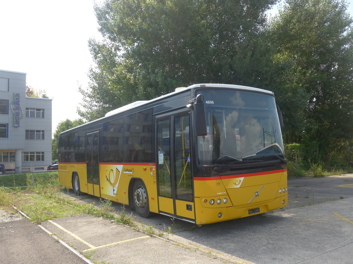 (227'302) - CarPostal Ouest - (VD 124'779) - Volvo am 15. August 2021 in Yverdon, Garage