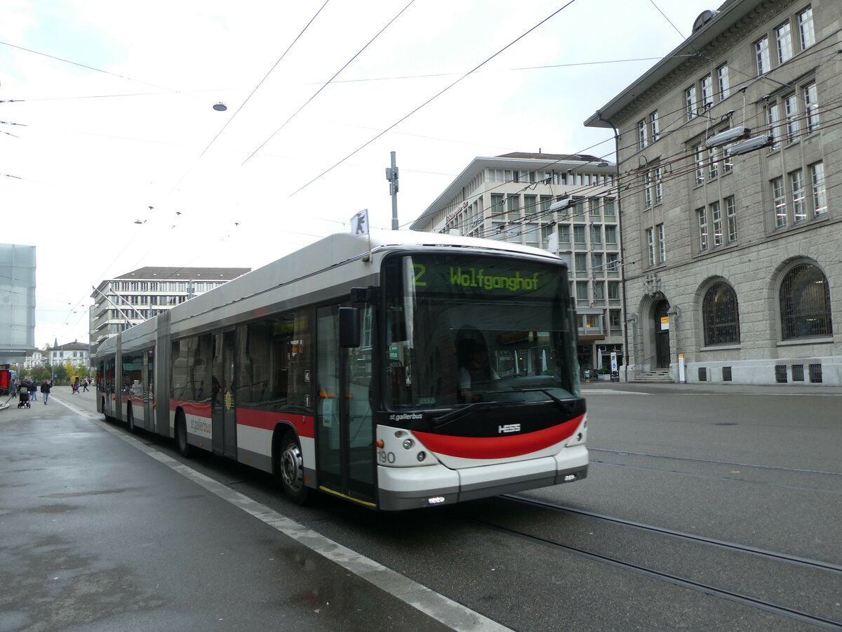 (229'010) - St. Gallerbus, St. Gallen - Nr. 190 - Hess/Hess Doppelgelenktrolleybus am 13. Oktober 2021 beim Bahnhof St. Gallen