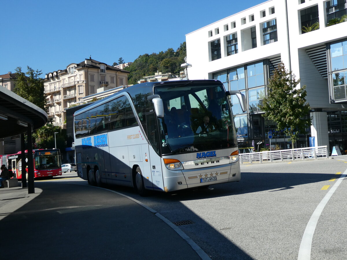 (229'158) - Aus Deutschland: Nagel, Tuttlingen - TUT-WN 20 - Setra am 14. Oktober 2021 beim Bahnhof Locarno