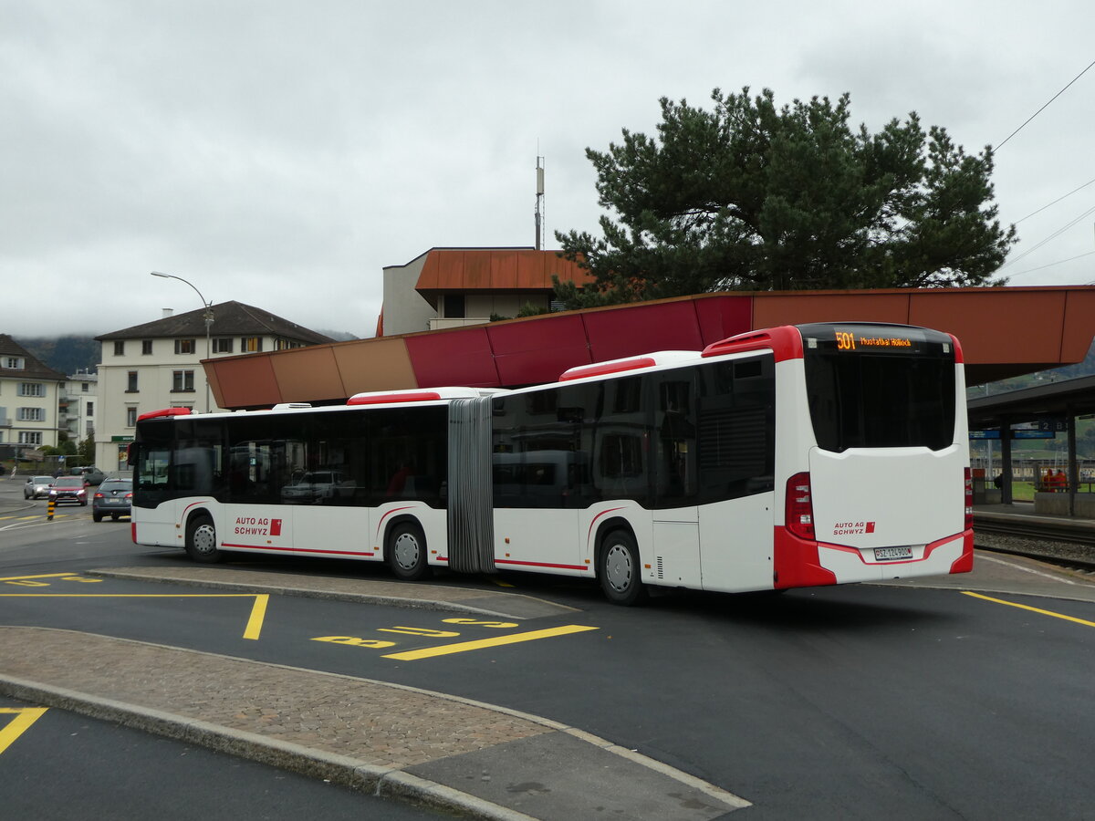 (229'674) - AAGS Schwyz - Nr. 51/SZ 124'900 - Mercedes (ex Auf der Maur, Steinen Nr. 251; ex ZVB Zug Nr. 62) am 22. Oktober 2021 beim Bahnhof Schwyz