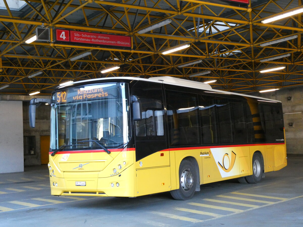 (230'048) - PostAuto Graubnden - GR 170'440 - Volvo am 6. November 2021 in Thusis, Postautostation