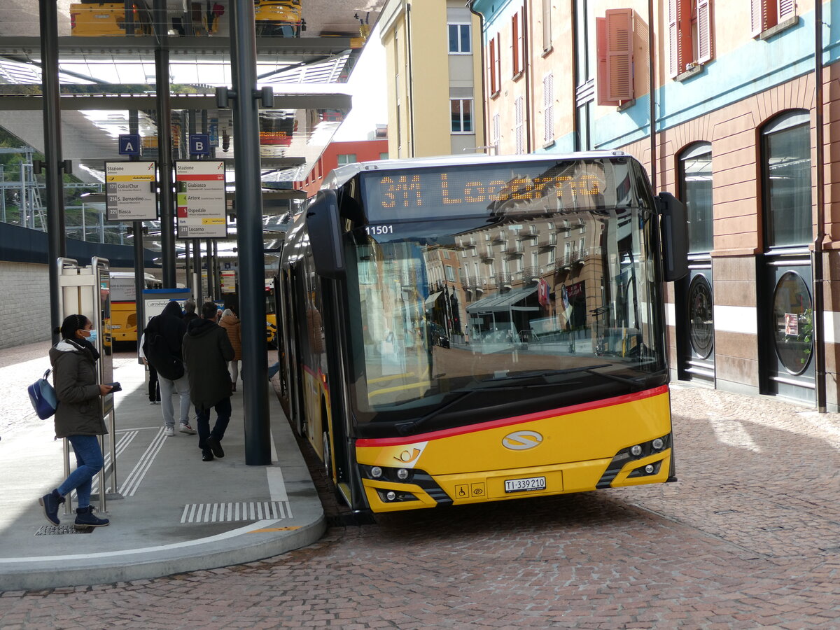 (230'410) - AutoPostale Ticino - TI 339'210 - Solaris am 10. November 2021 beim Bahnhof Bellinzona