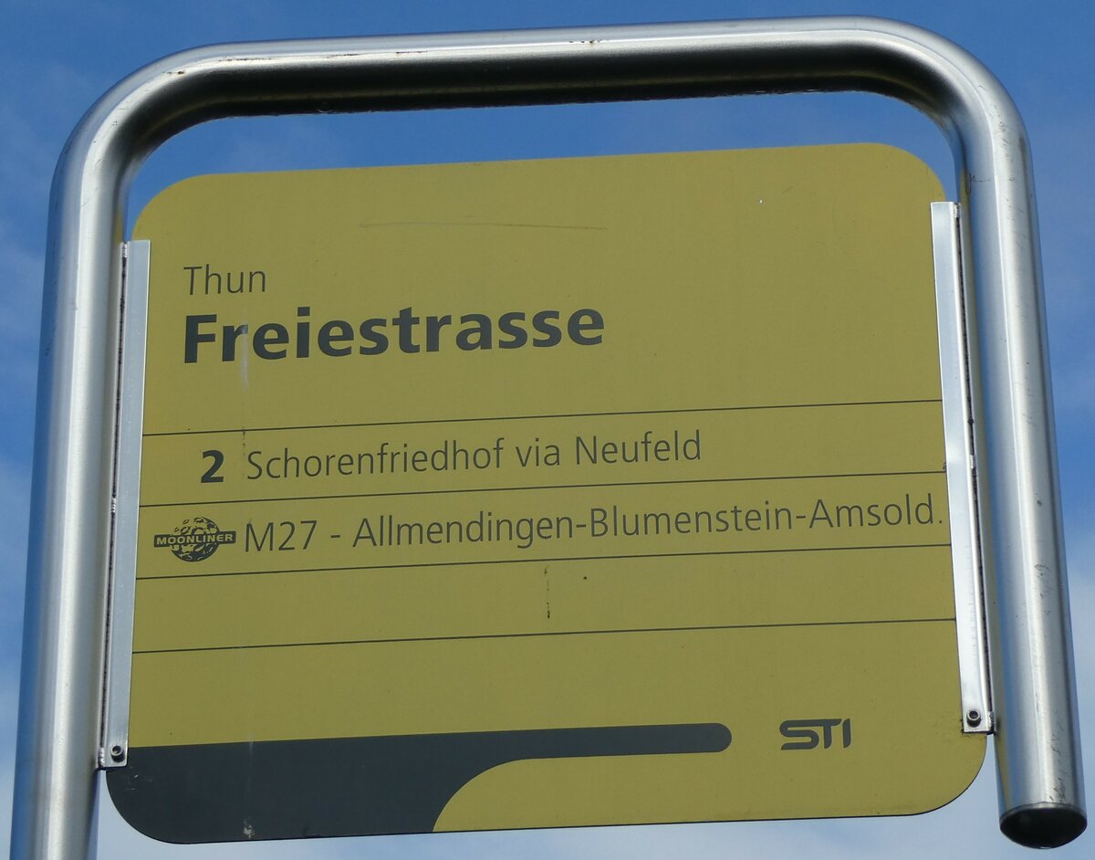 (231'051) - STI-Haltestellenschild - Thun, Freiestrasse - am 5. Dezember 2021